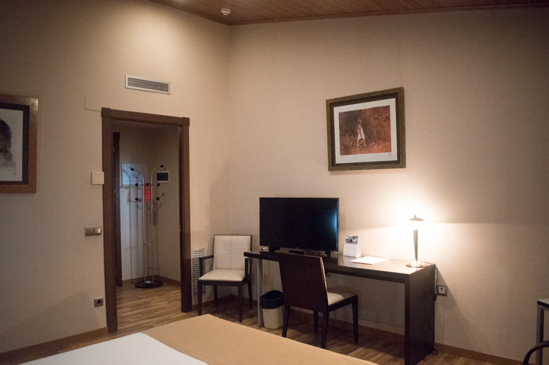 Segona vista a l'habitació d'una suite a Hotel Ramon